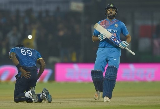 INDvsSL: श्रीलंकाई टीम को लगा बड़ा झटका, चोटिल मैथ्यूज टीम से बाहर INDvsSL: श्रीलंकाई टीम को लगा बड़ा झटका, चोटिल मैथ्यूज टीम से बाहर