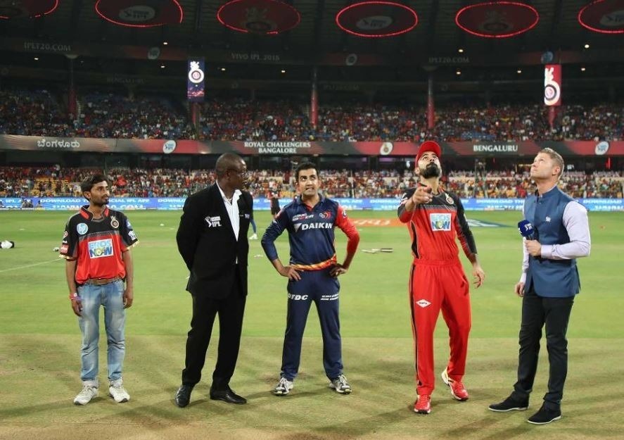 RCB vs DD: आरसीबी ने टॉस जीतकर दिल्ली डेयरडेविल्स को दिया पहले बल्लेबाजी का न्योता RCB vs DD: आरसीबी ने टॉस जीतकर दिल्ली डेयरडेविल्स को दिया पहले बल्लेबाजी का न्योता