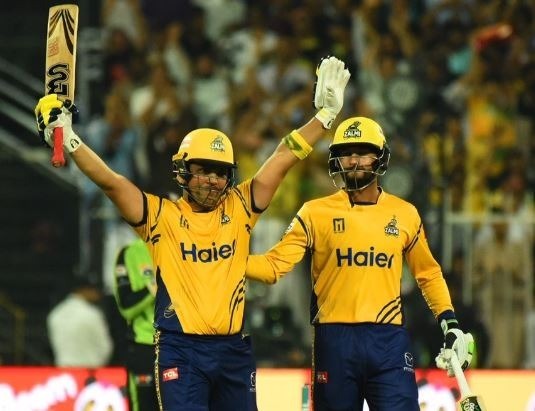 Akmal’s blitzkrieg powers Peshawar into playoffs Akmal’s blitzkrieg powers Peshawar into playoffs