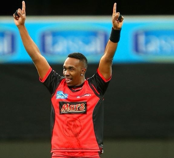 Dwayne Bravo becomes first bowler to claim 400 T20 wickets Dwayne Bravo becomes first bowler to claim 400 T20 wickets