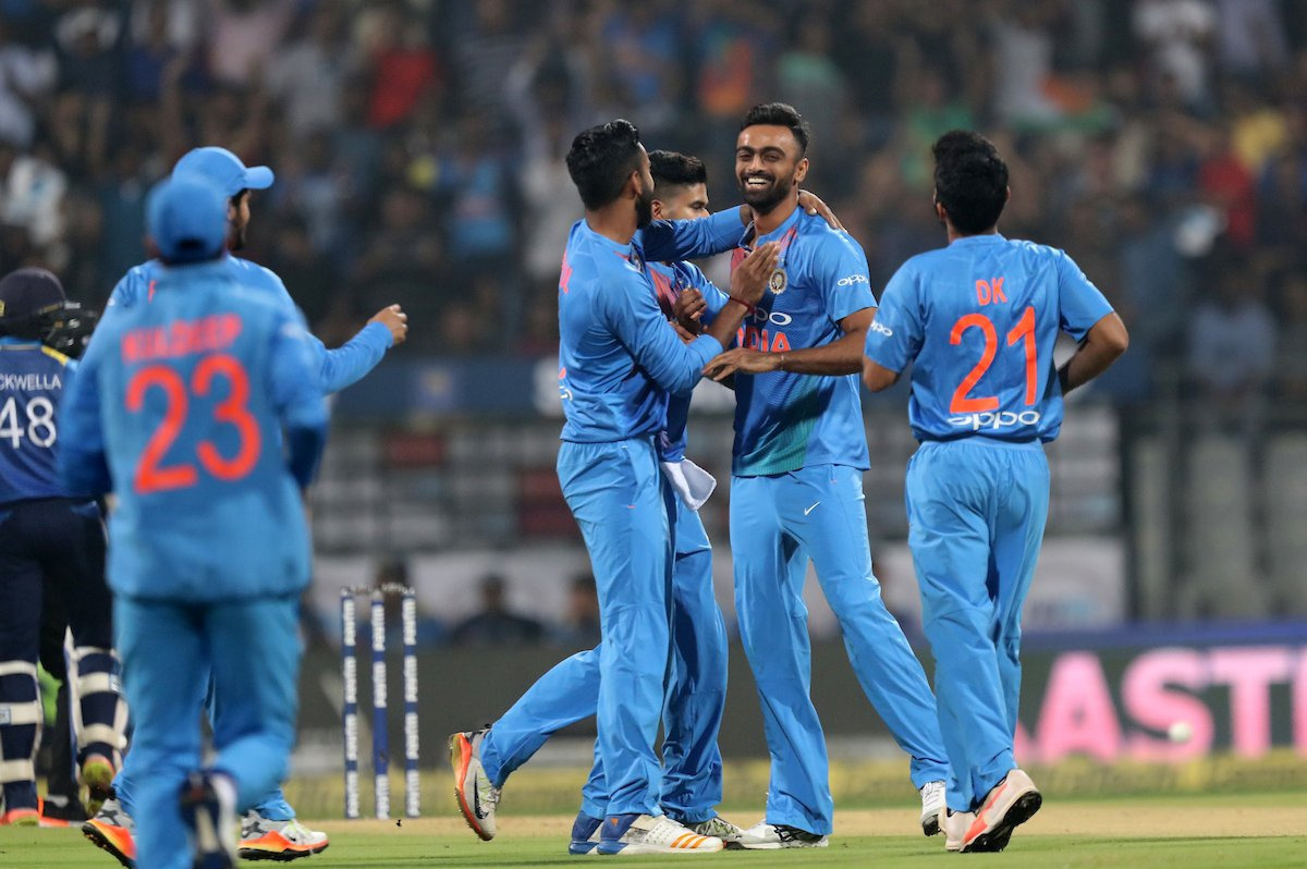 INDvsSL 3rd T20: क्लीन स्वीप के लिए टीम इंडिया के सामने 136 का लक्ष्य INDvsSL 3rd T20: क्लीन स्वीप के लिए टीम इंडिया के सामने 136 का लक्ष्य