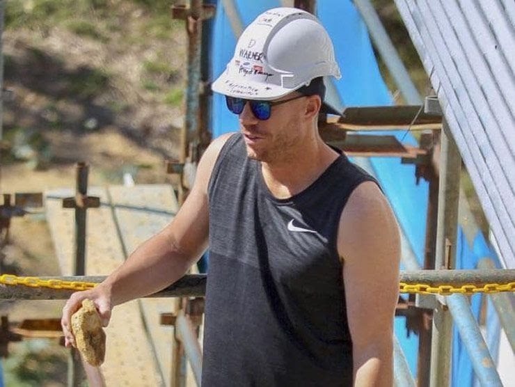 David Warner seen working at a construction site, here’s the truth  David Warner seen working at a construction site, here’s the truth