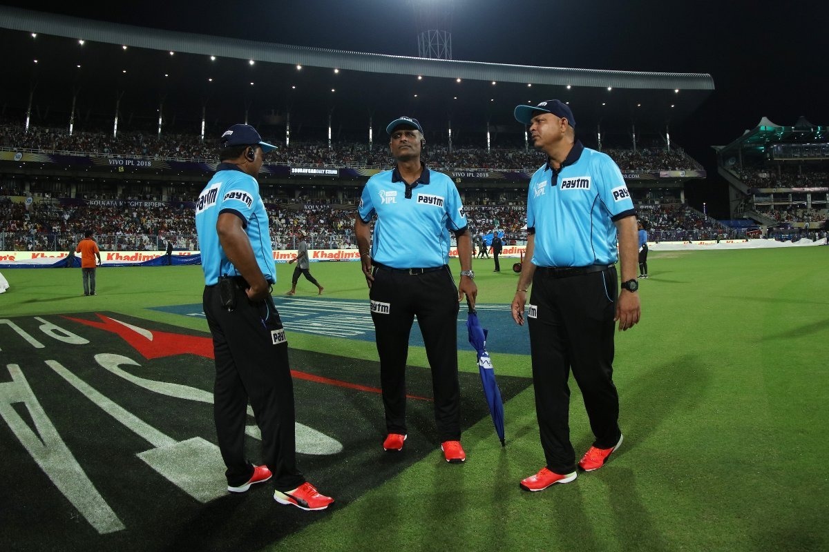 After howlers, umpires told to be more vigilant After howlers, umpires told to be more vigilant