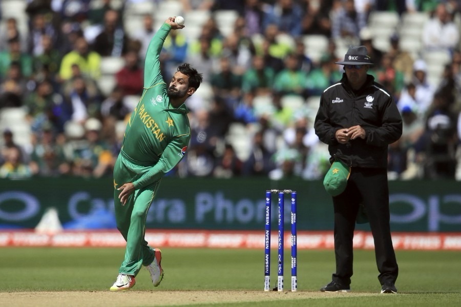 Hafeez visits England to undergo remedial work on his bowling Hafeez visits England to undergo remedial work on his bowling