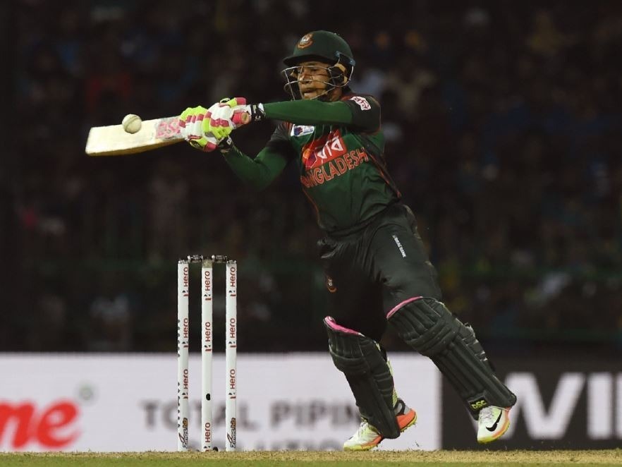 Mushfiqur's career-best helps Bangladesh pull off record chase Mushfiqur's career-best helps Bangladesh pull off record chase