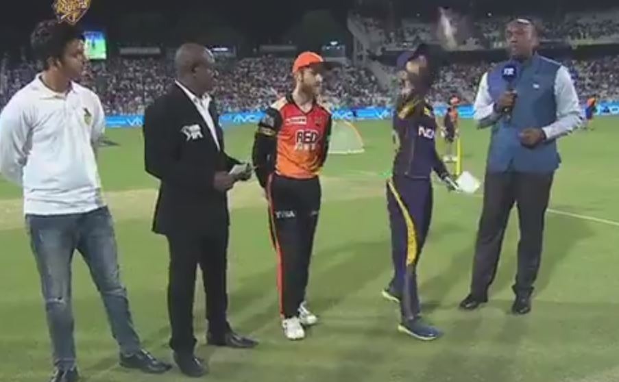 KKR vs SRH: कप्तान केन विलियमसन ने टॉस जीतकर केकेआर को दिया पहले बल्लेबाजी का न्योता  KKR vs SRH: कप्तान केन विलियमसन ने टॉस जीतकर केकेआर को दिया पहले बल्लेबाजी का न्योता